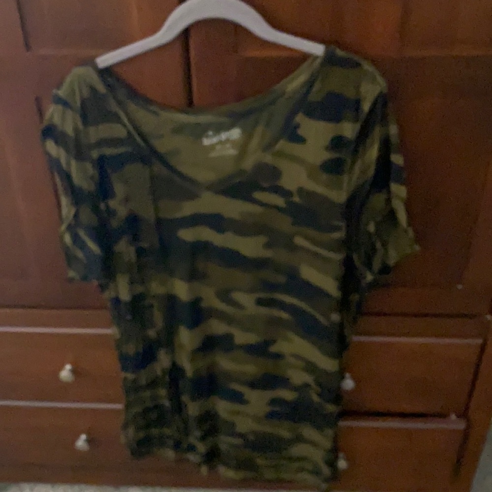 Lucky Brand camo tshirt